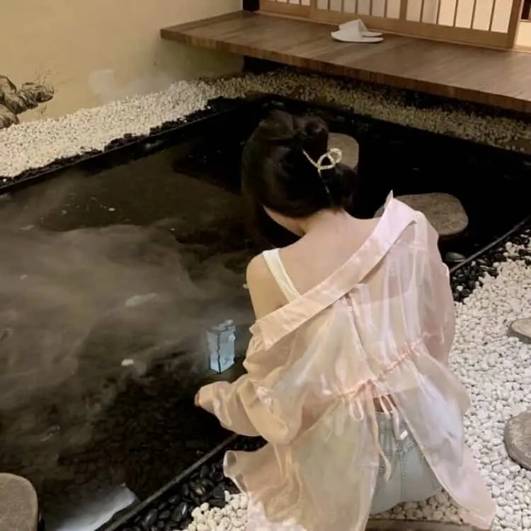 【震撼影史】《楢山节考》戛纳金棕榈大奖：为了节省粮食，将年满70岁的母亲背上雪山等死，极致残酷的人性