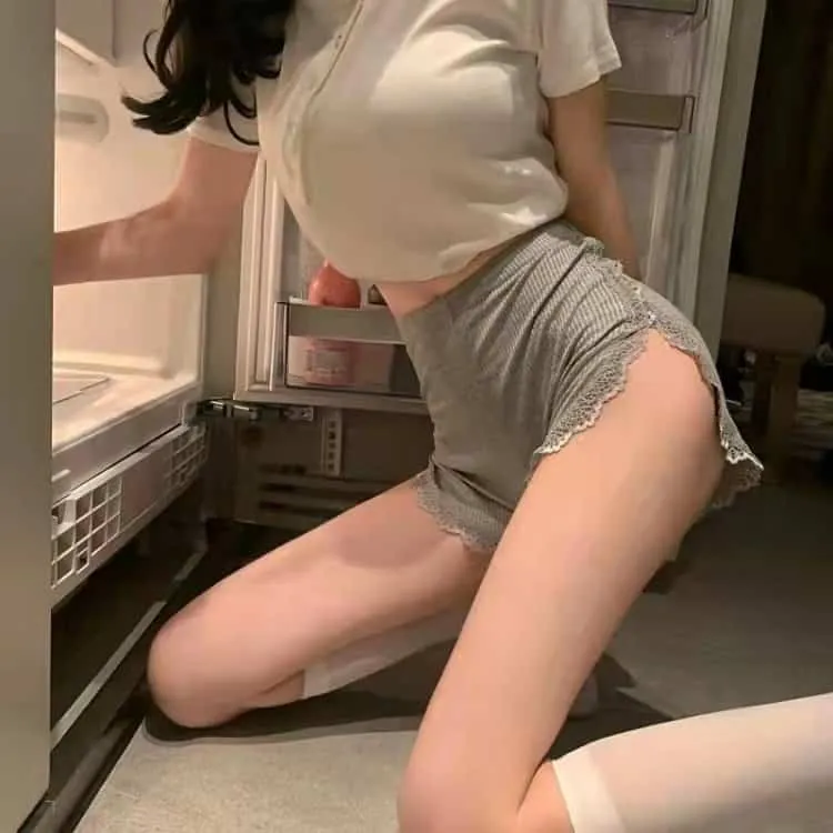 【社会反思】《明天，我会成为谁的女友》全集在线：出租女友、陪酒女、追星族的边缘女性真实生活图鉴