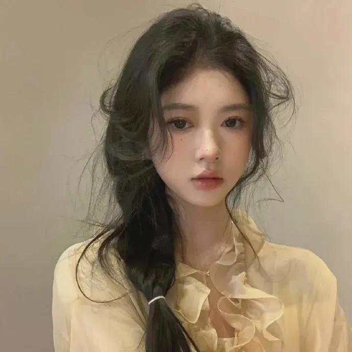 岩井俊二忧郁之作《关于莉莉周的一切》：网络暴力与残酷青春，唯美画面掩盖下的绝望