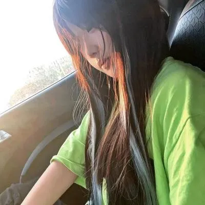 【社会反思】《明天，我会成为谁的女友》全集在线：出租女友、陪酒女、追星族的边缘女性真实生活图鉴