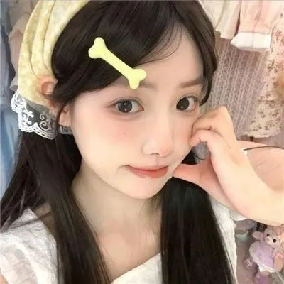 【日系青春物语】《花与爱丽丝》高清在线：两个女孩与一个男孩的谎言三角恋，青涩动人