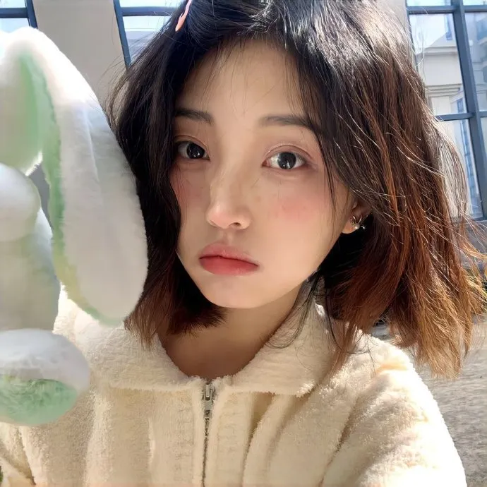 治愈系纯爱神作《四月物语》岩井俊二经典：东京的樱花雨中，暗恋是一个人的兵荒马乱